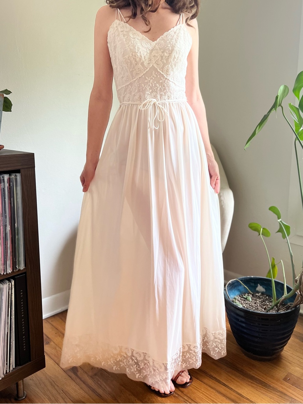 1950s White Lace Nightgown / Slip Dress - Picture 6 of 14